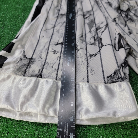 Nike Dri Fit Elite Boy's Basketball Shorts Size XL White Black Smoke Print New - Picture 7 of 11